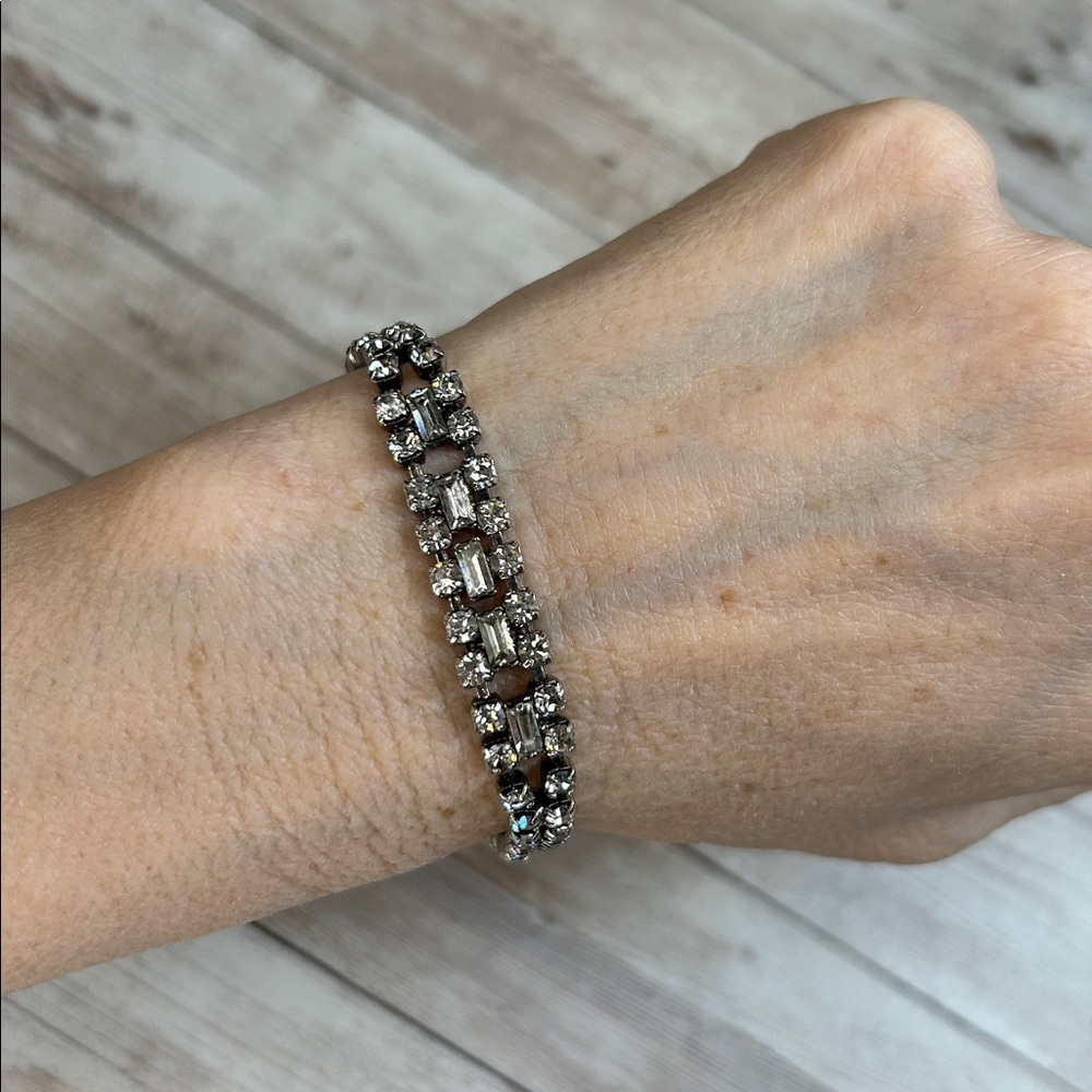 Vintage Rhinestone Bracelet - Picture 4 of 8